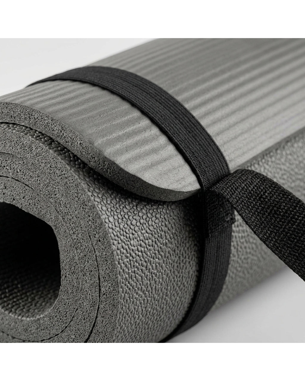 Yomba Closed-Cell NBR Yoga Mat with Carry Strap 183 x 66 cm 10 mm Graphite - Detail view
